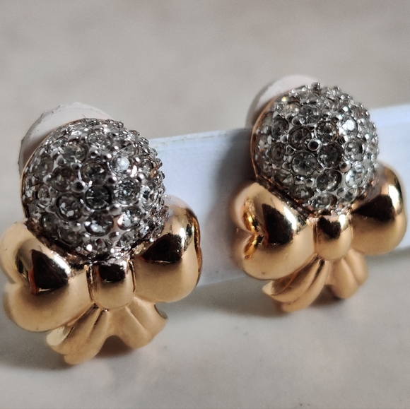 Vintage Nina Ricci Bow Tie Earrings - Picture 9 of 14